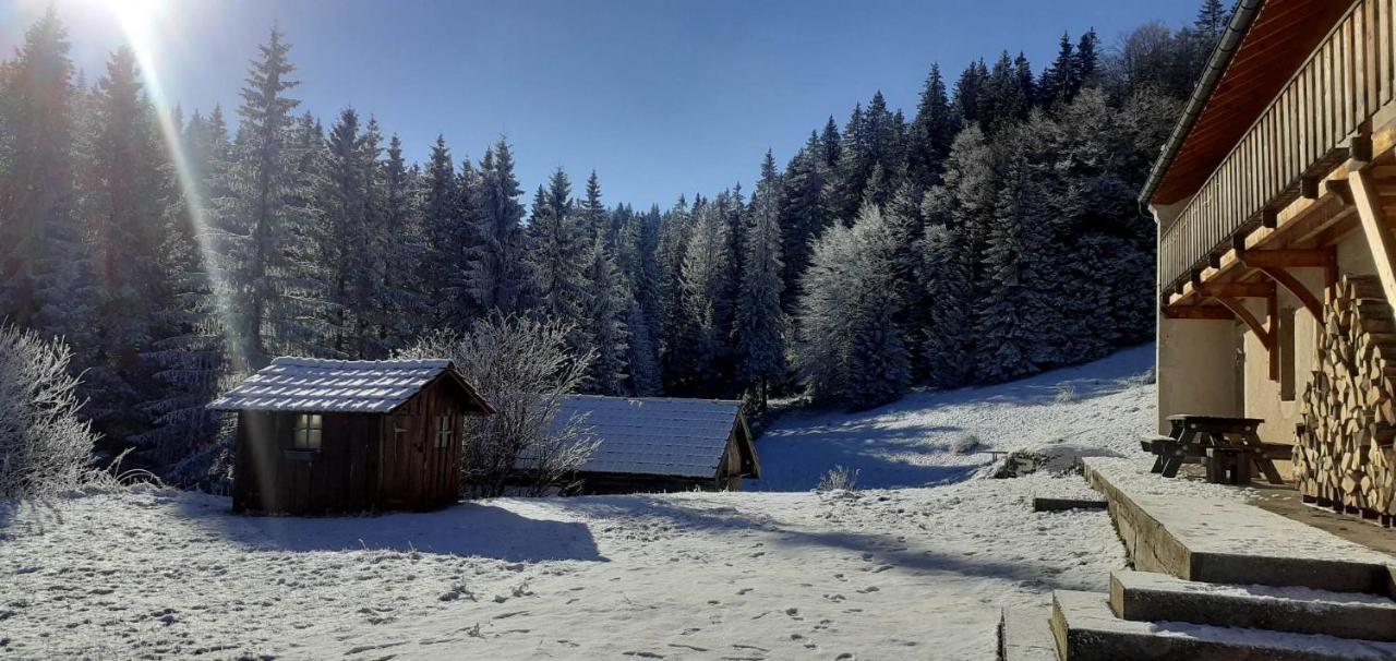 Gites Tre Le Grenier Les Moussieres Exterior foto