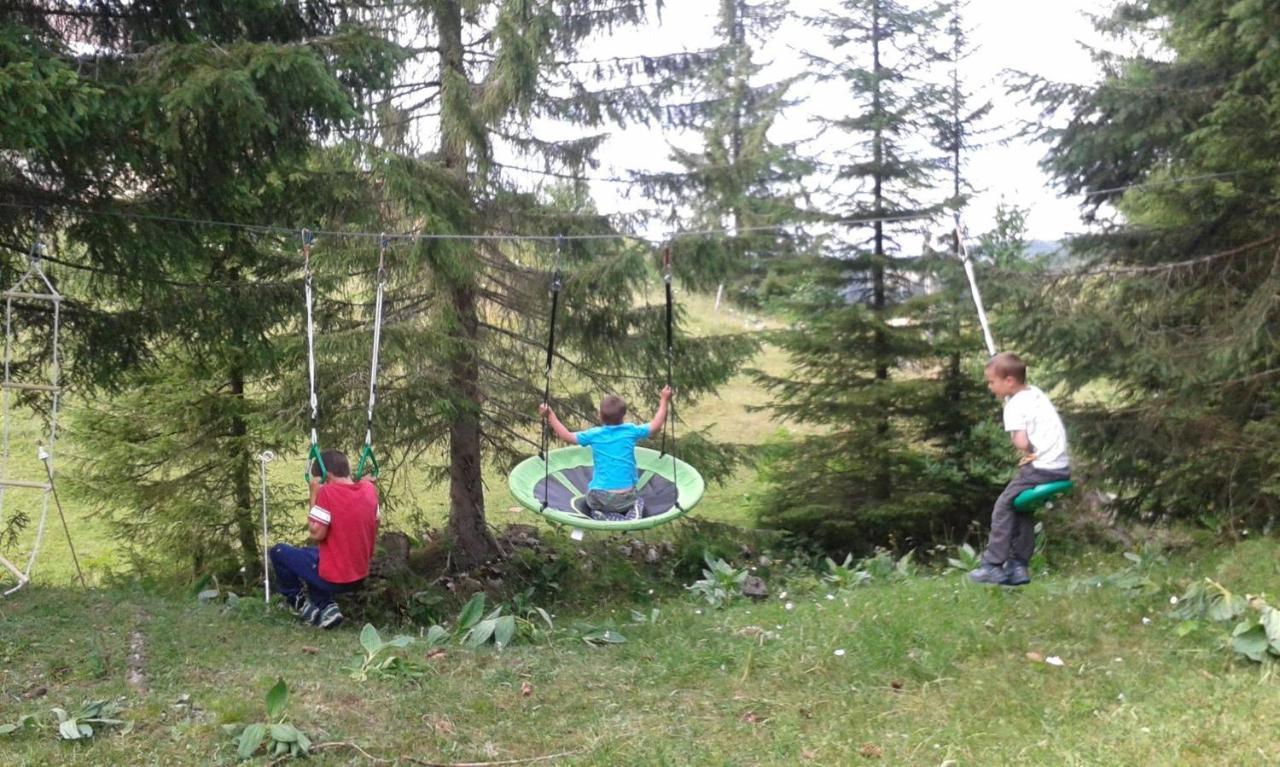 Gites Tre Le Grenier Les Moussieres Exterior foto