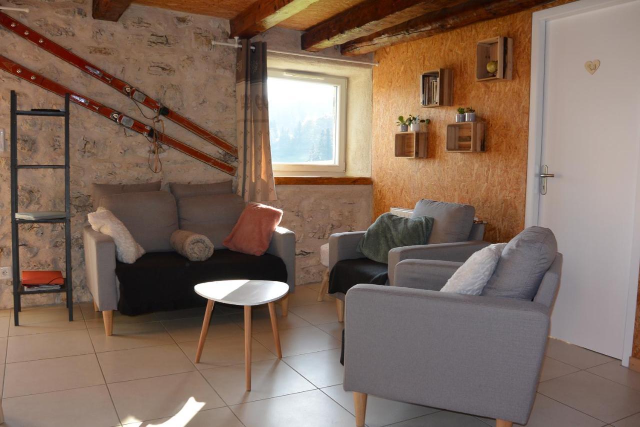 Gites Tre Le Grenier Les Moussieres Exterior foto