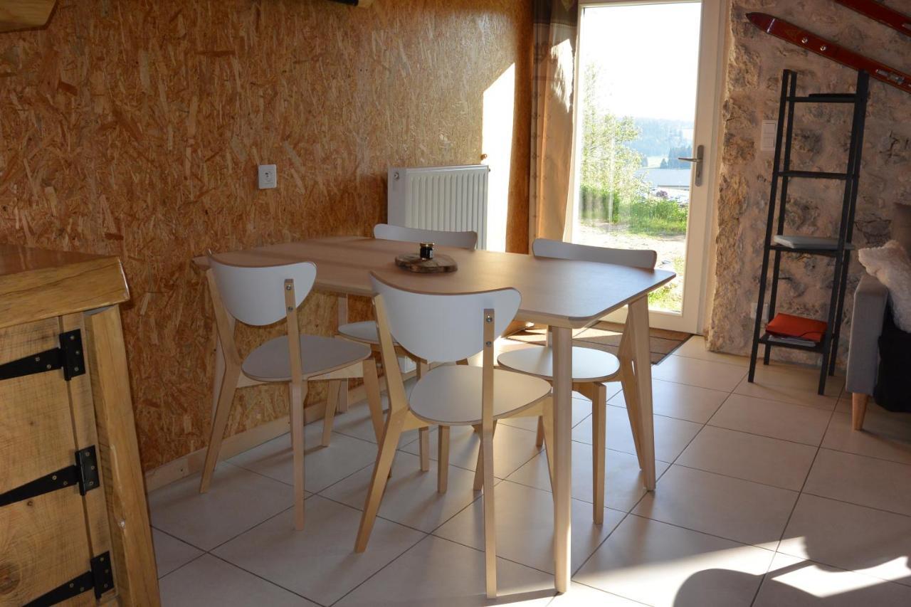 Gites Tre Le Grenier Les Moussieres Exterior foto